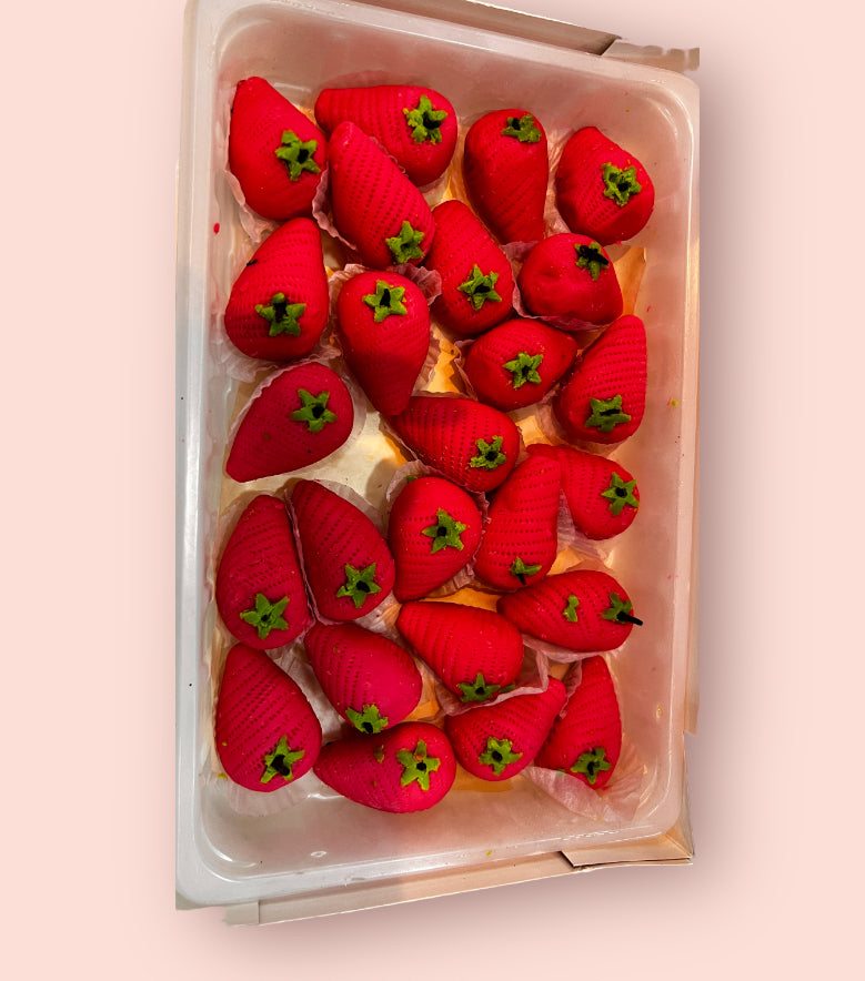 Special Buffalo Khoya Strawberry Treats 1kg tray