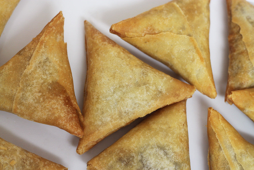 Mixed Vegetable & Onion Samosa (Fried)