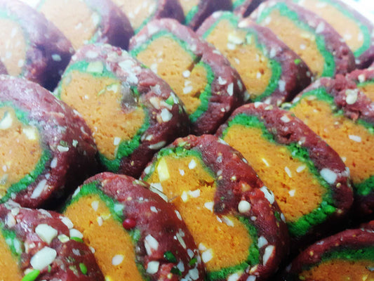 Kaju-Kesar-Anjeer Patra-(Red Figs with seeds-&-Green-with-Yellow-Centre)